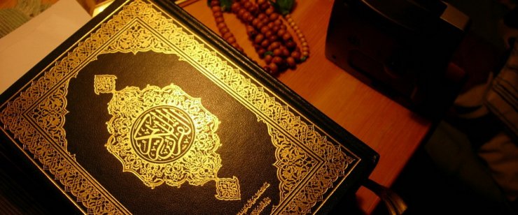 Misirli qadın Quranı karlar üçün işarə dilinə tərcümə edib