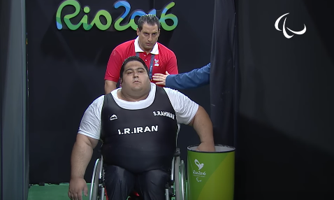 Dünyanın ən güclü paralimpiya idmançısı "Ya Allah" deyərək 310 kq çəkini qaldıran iranlı seçildi (Video)
