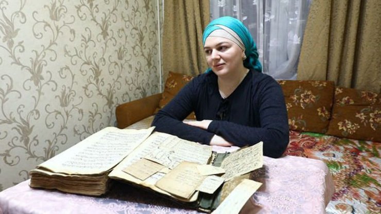 Rusiyalı qadın evindəki Quranı 45 milyon dollara satmaqdan imtina etdi...