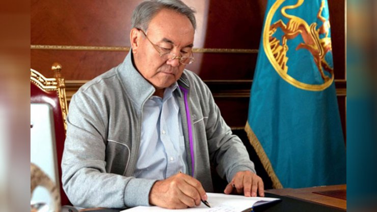 Qazaxıstan Prezidentindən milli dil ilə bağlı mühüm qərar