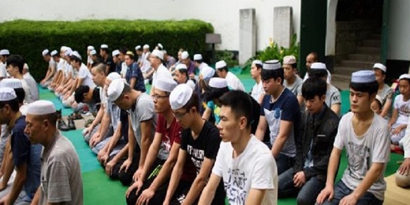 Çində müsəlman uşaqlarına din təlimləri qadağan edildi