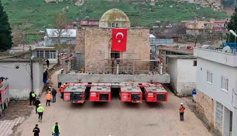 Türkiyədə məscidi yük maşına yükləyib ayrı bölgəyə apardılar -VİDEO