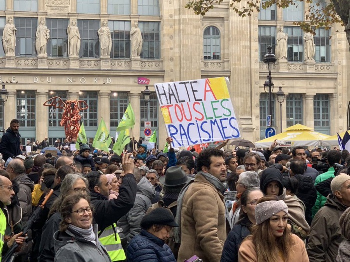 Minlərlə parisli islamofobiyaya qarşı yürüşə çıxdı