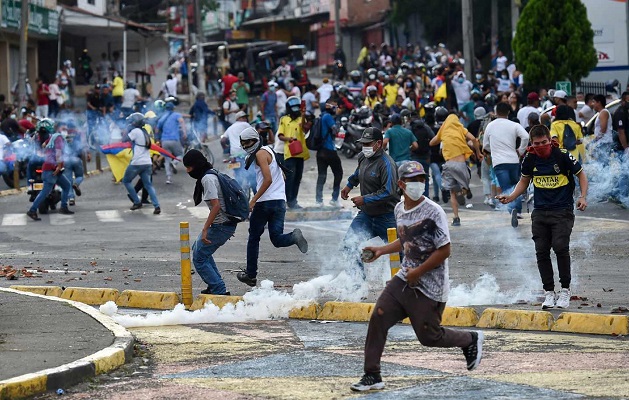 Kolumbiyada etiraz aksiyaları zamanı 42 nəfər ölüb 