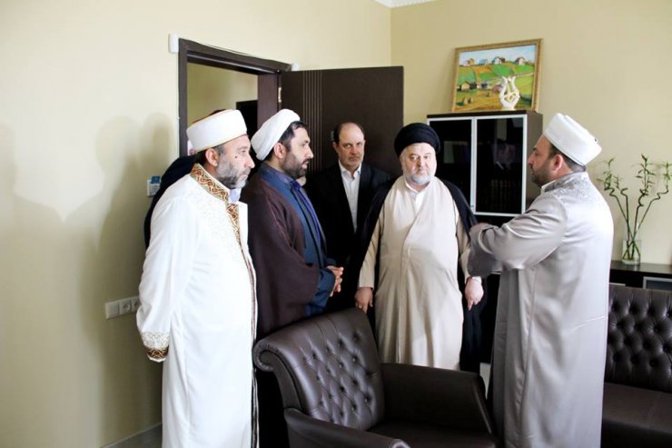 AYƏTULLAH SİSTANİNİN NÜMAYƏNDƏSİ BATUMİDƏ GÜRCÜ MÜSƏLMANLARI İLƏ GÖRÜŞDÜ (FOTO) AYƏTULLAH SİSTANİNİN NÜMAYƏNDƏSİ BATUMİDƏ GÜRCÜ MÜSƏLMANLARI İLƏ GÖRÜŞDÜ (FOTO)