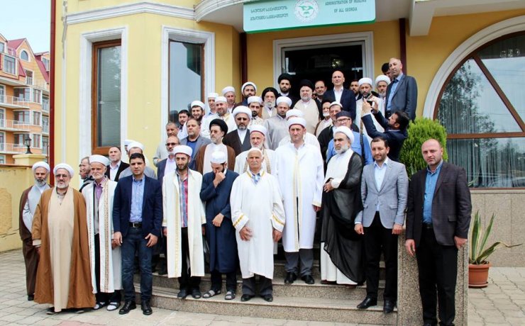 AYƏTULLAH SİSTANİNİN NÜMAYƏNDƏSİ BATUMİDƏ GÜRCÜ MÜSƏLMANLARI İLƏ GÖRÜŞDÜ (FOTO) AYƏTULLAH SİSTANİNİN NÜMAYƏNDƏSİ BATUMİDƏ GÜRCÜ MÜSƏLMANLARI İLƏ GÖRÜŞDÜ (FOTO)