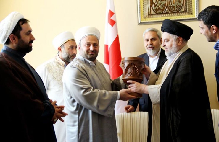 AYƏTULLAH SİSTANİNİN NÜMAYƏNDƏSİ BATUMİDƏ GÜRCÜ MÜSƏLMANLARI İLƏ GÖRÜŞDÜ (FOTO) AYƏTULLAH SİSTANİNİN NÜMAYƏNDƏSİ BATUMİDƏ GÜRCÜ MÜSƏLMANLARI İLƏ GÖRÜŞDÜ (FOTO)