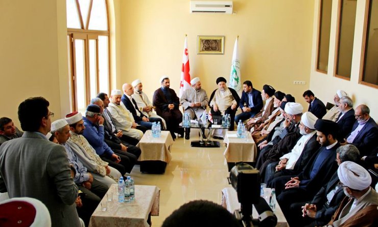 AYƏTULLAH SİSTANİNİN NÜMAYƏNDƏSİ BATUMİDƏ GÜRCÜ MÜSƏLMANLARI İLƏ GÖRÜŞDÜ (FOTO) AYƏTULLAH SİSTANİNİN NÜMAYƏNDƏSİ BATUMİDƏ GÜRCÜ MÜSƏLMANLARI İLƏ GÖRÜŞDÜ (FOTO)