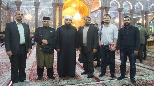 Los Anceles məscidinin sünni imamı göz yaşları ilə İmam Hüseynin (ə) hərəmini ziyarət etdi (Video)