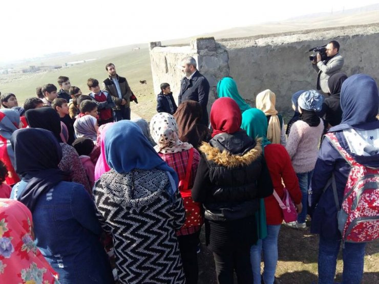 Əhli-beyt (ə) cəmiyyətinin az yaşlı tələbələri həzrəti Qeysi (r.ə) ziyarət etdilər (Foto-Video)