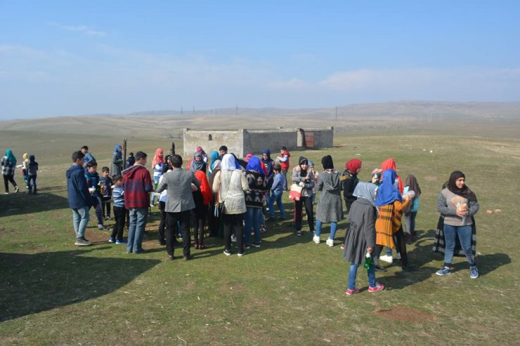 Əhli-beyt (ə) cəmiyyətinin az yaşlı tələbələri həzrəti Qeysi (r.ə) ziyarət etdilər (Foto-Video)