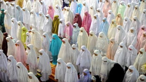 Kişi və qadınların namazda örtünmələrinin qaydaları