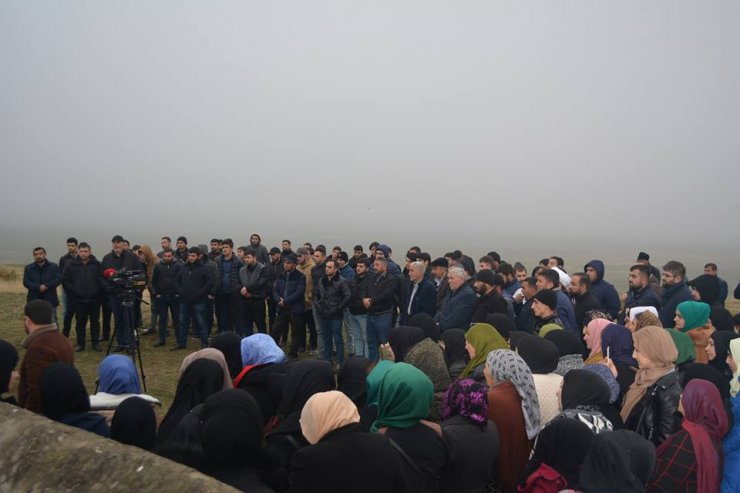 Həzrəti Qeysin (r.ə) ziyarətgahında ərbəin (qırx) mərasimi keçirildi (Foto)