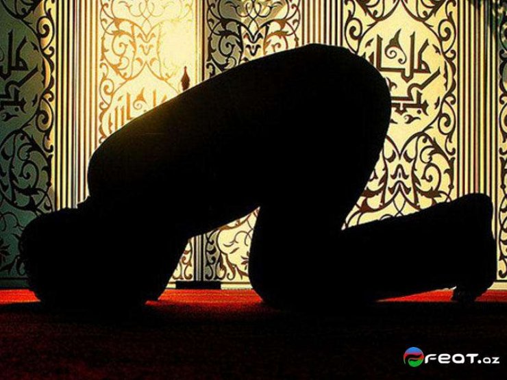 Yersiz salama görə səhv səcdəsi etmək