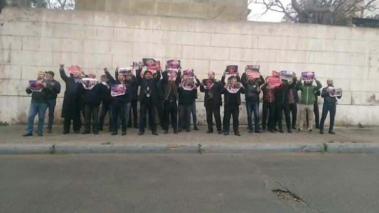 “Maarifçiliyə Dəvət” İB-in üzvləri ABŞ səfirliyi qarşısında etiraz aksiyası keçiriblər