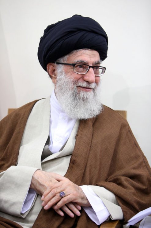 Ayətullah Xamenei: Ruhanilər meydanda olmasaydı, İslam İnqilabı baş verməzdi