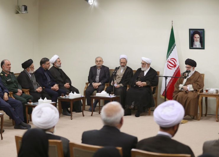 Ayətullah Xamenei: Ruhanilər meydanda olmasaydı, İslam İnqilabı baş verməzdi