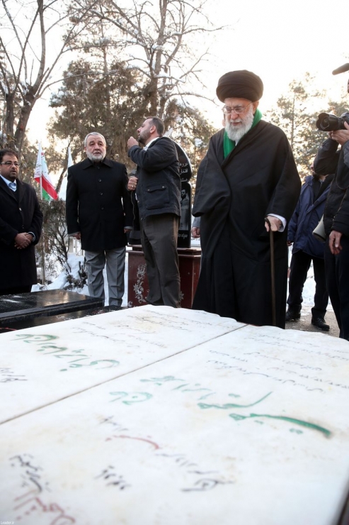 Ayətullah Xamenei İmam Xomeyninin (rə) məqbərəsini ziyarət etdi - FOTO