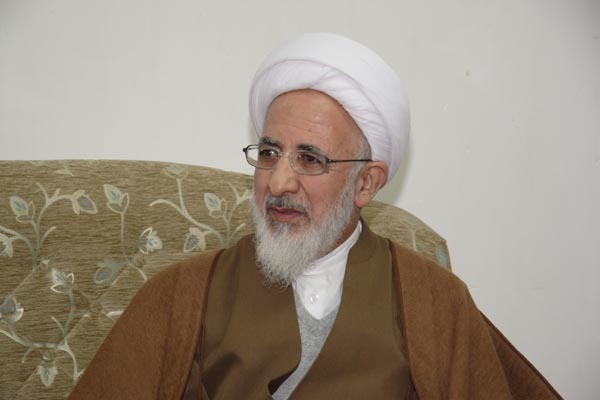 Ayətullah Cavad Amuli: “Naməhrəmə qarşı gözləri bağlı olan şəxs cəhənnəmi görməz”