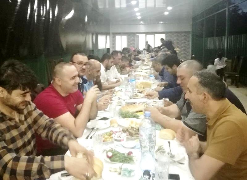 Seyidlər ziyarətgahında iftar süfrəsi təşkil olundu (Foto)