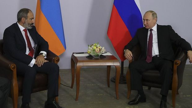Putin Paşinyanla bu məsələləri müzakirə etdi