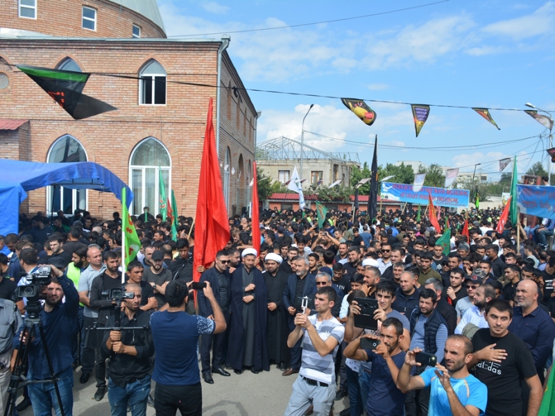 İzdihamlı "Tasua" yürüşü keçirildi (Foto)