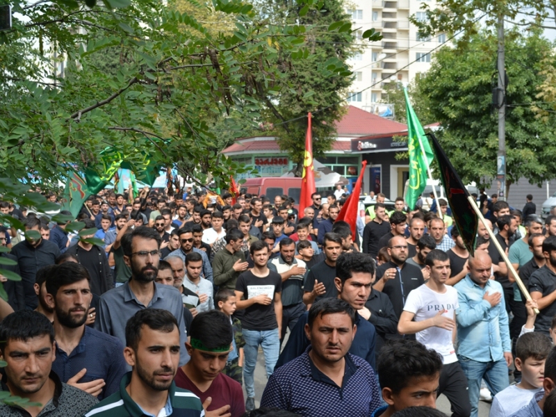 İzdihamlı "Tasua" yürüşü keçirildi (Foto)