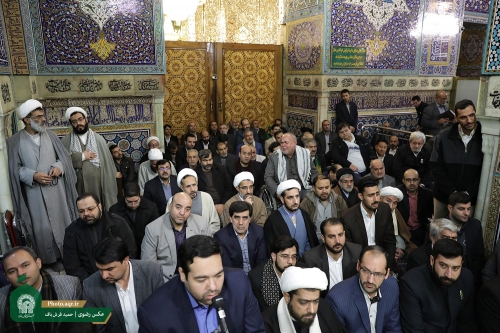 İmam Rzanın (ə) qəbrinin tozunun alınması mərasimi keçirildi