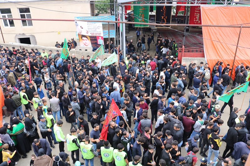 İzdihamlı "Tasua" yürüşü keçirildi (Foto)