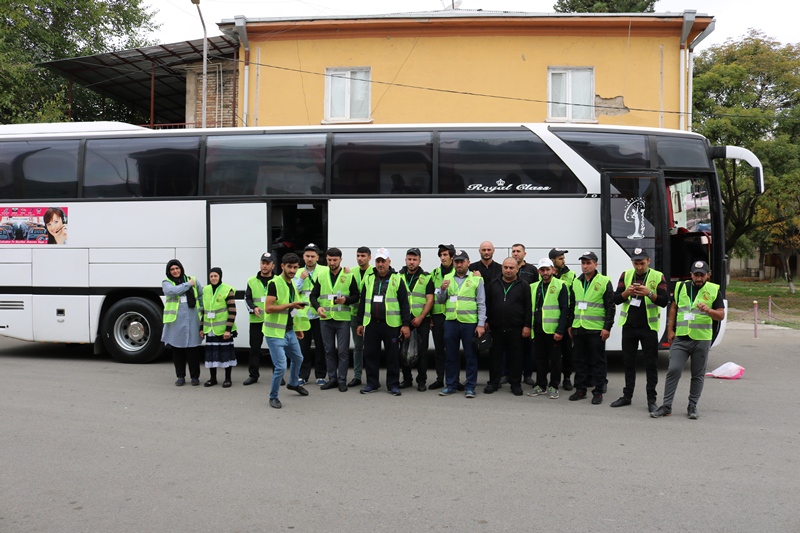 Marneulidən bir qrup İmam Hüseyn (ə) aşiqi eşk səfərinə yola düşdülər (Foto)