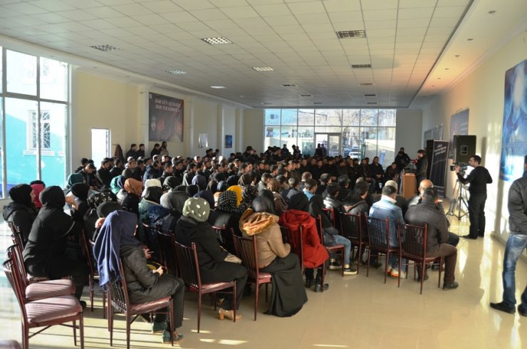 Bu gün Əhli-Beyt (ə) Cəmiyyətinin və Əhli-Beyt (ə) Aşiqləri Forumunun birgə təşkilatçılığı ilə İmam Həsən Əskərinin (ə) şəhadət mərasimini qeyd etdi.
