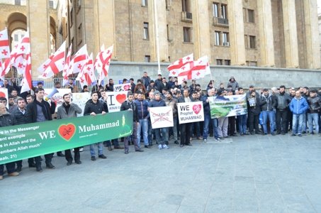 Bu gün Tiflis şəhərində Peyğəmbərə (s) olunan təhqirə etiraz aksiyası oldu