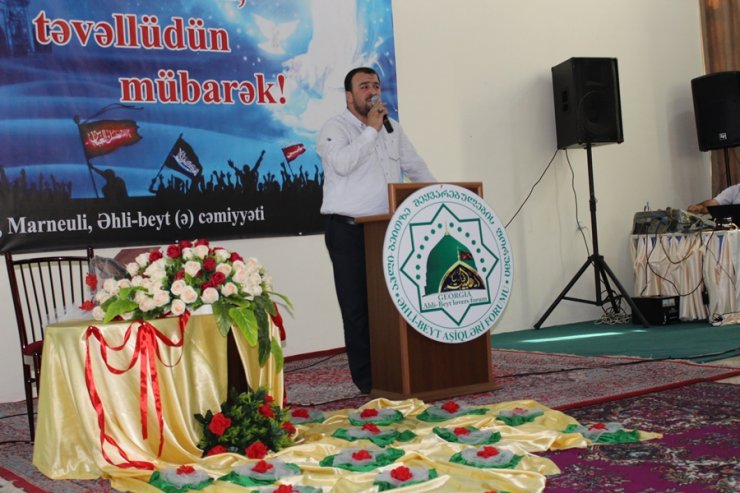 Bu gün Gürcüstan Əhli-Beyt (ə) Cəmiyyətinin Hüseyniyyəsində Imam Məhdinin(ə.f) təvəllüdü keçirildi.