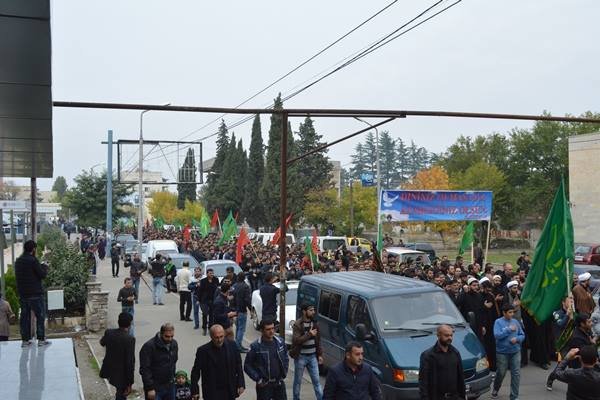 Marneuli şəhərində Tasua günü münasibəti ilə möhtəşəm yürüş keçirildi (Foto-Video)