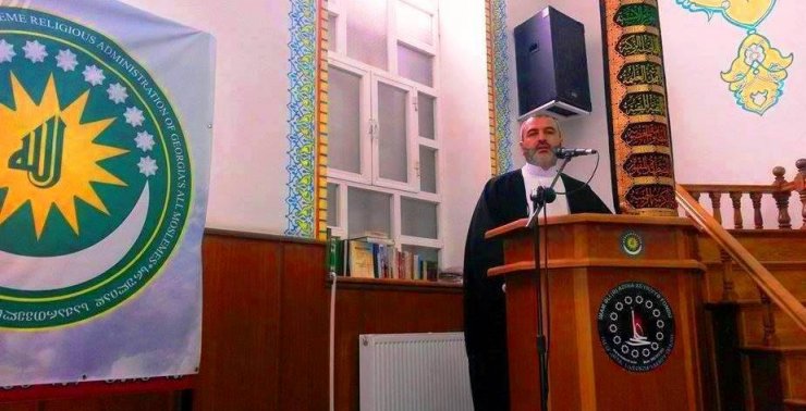 Gürcüstan Marneuli şəhərinin İmam Əli (ə) məscidində Hacı Rasim Məmmədovun İmamlığı ilə Cümə namazı qılındı.