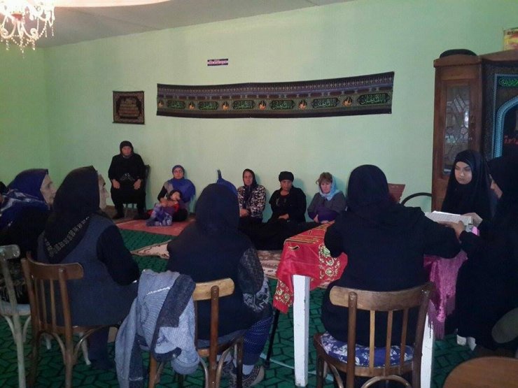 “Zeynəb(s.ə)” Qadınlar Birliyinin təşkilatçılığı ilə Marneuli şəhər Kirəc Muğanlı kəndi  hz Muhəmməd (s) məscidində Kərbəla şəhidləri üçün əza məclisi təşkil olundu (Foto)