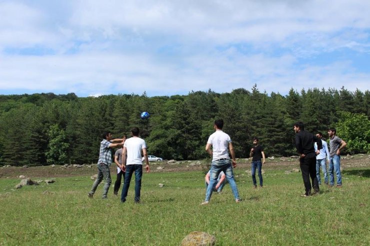 Müəllim və tələbə kollektivi istirahətdə (14-06-2015,)