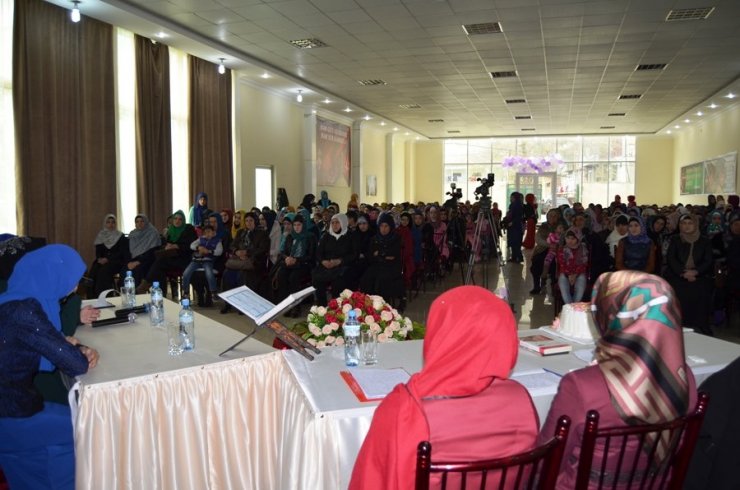 “Nümunəvi ailə” adlı elmi və mədəni tədbir (12-04-2015)