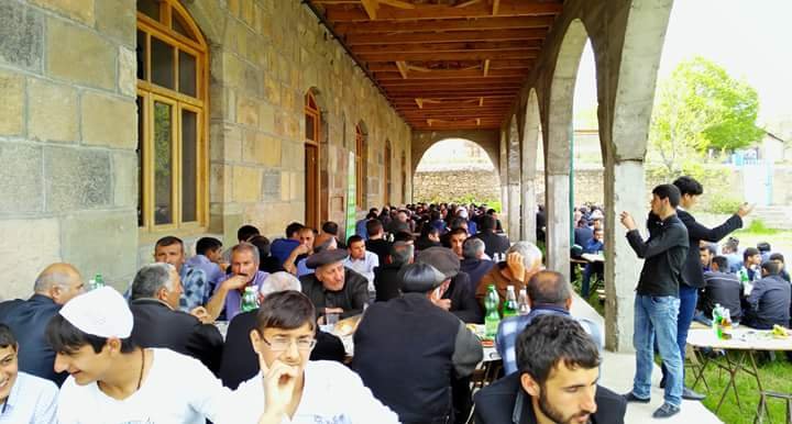 BOLNİSİNİN FAXRALI KƏNDİNDƏ HZ. İMAM ƏLİNİN (Ə) TƏVƏLLÜDÜ QEYD OLUNDU (Foto)