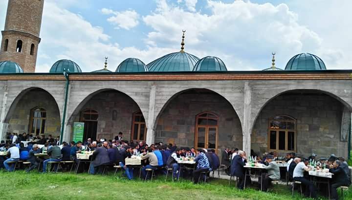 BOLNİSİNİN FAXRALI KƏNDİNDƏ HZ. İMAM ƏLİNİN (Ə) TƏVƏLLÜDÜ QEYD OLUNDU (Foto)