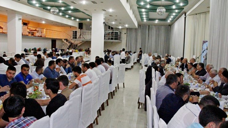 GÜRCÜSTANDA HZ. İMAM HƏSƏNİN (Ə) TƏVƏLLÜD MƏRASİMİ İFTAR ZAMANI KEÇİRİLİB (FOTO)