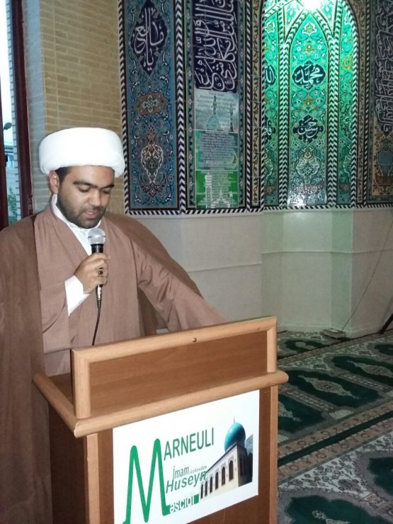 Marneulidə yerləşən İmam Huseyn (ə) adına olan məsciddə həzrəti Xədicənin vəfatı münasibəti ilə, ehsan olaraq iftar süftəsi verildi (Foto)