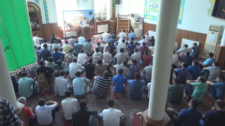 İmam-cümə, Hacı Rasim Məmmədov birinci xütbəsində, “Saffat” surəsinin ilk 3 ayəsinin təfsirindən danışdı (Foto)