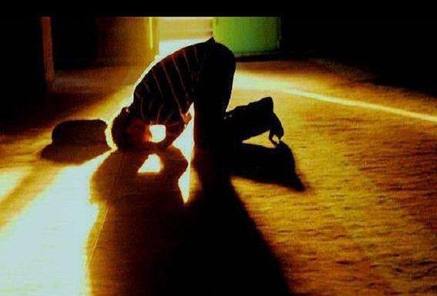 Ayətullah Behcət ustadlarından namaz tövsiyələri