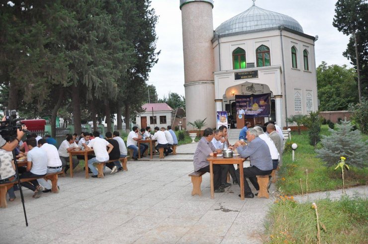 GÜRCÜSTANDA İMAM RZA (ə)-ın MÖVLUDU KEÇİRİLDİ (FOTO)