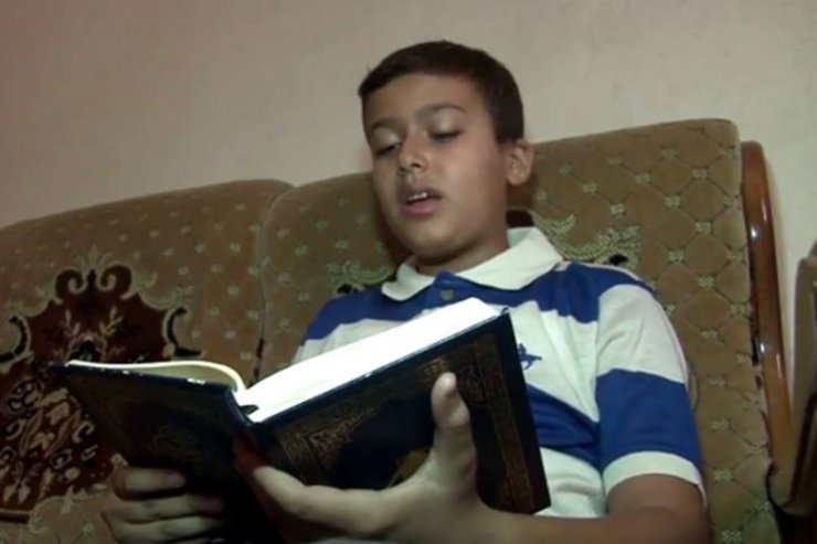 Bu uşaq 3 aya Quranı əzbərlədi 