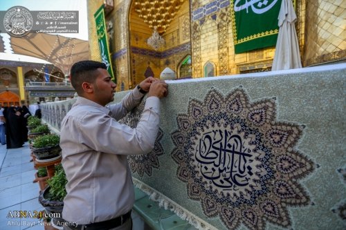 Qədir Xum bayramı münasibətilə Həzrəti İmam Əlinin (ə) hərəmi bəzədilir (Foto)
