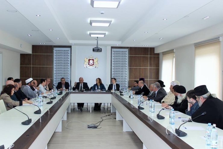 GÜRCÜSTANDA DİNİ İCMALAR ARASINDA GÖRÜŞ KEÇİRİLDİ