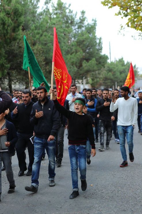 Gürcüstanın Qardabani rayonunda Aşura yürüşü təşkil olundu (Foto)