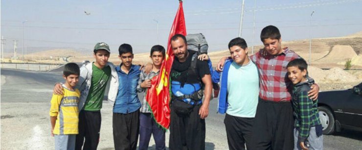 1200 km-dən artıq yolu piyada Kərbəlaya gedən gənc 